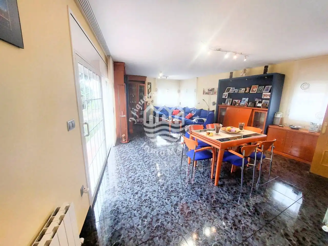 Sala d'estar de Casa o xalet en venda en Abrera amb Aire condicionat, Calefacció i Jardí privat
