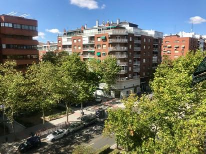 Exterior view of Flat for sale in  Madrid Capital  with Air Conditioner and Balcony