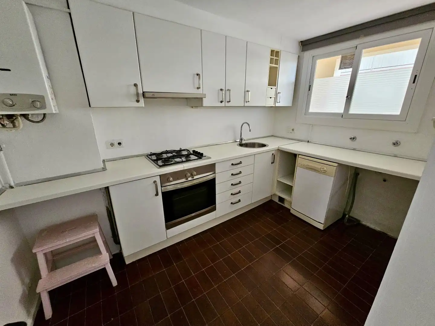 Cocina de Piso en venta en Sant Pol de Mar con Terraza, Balcón y Piscina comunitaria