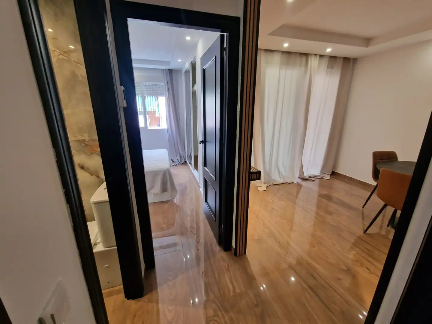Dormitori de Apartament en venda en Torrevieja amb Aire condicionat, Terrassa i Moblat