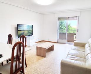 Sala d'estar de Pis en venda en Salamanca Capital amb Calefacció, Terrassa i Balcó