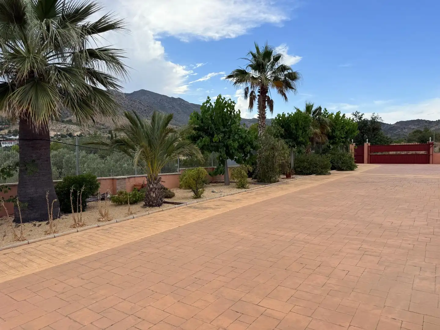 Vista exterior de Casa o xalet en venda en Aigües amb Calefacció i Terrassa