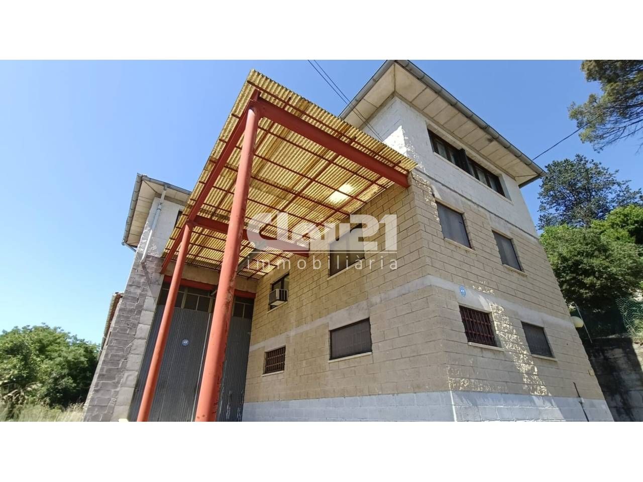 Vista exterior de Nau industrial de lloguer en Casserres