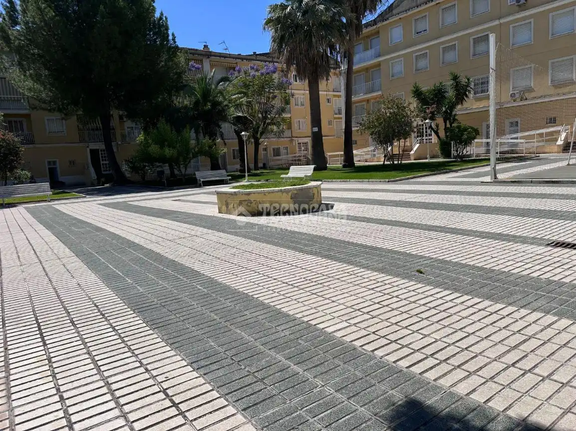 Vista exterior de Piso en venta en Córdoba con Aire acondicionado, Trastero y Balcón