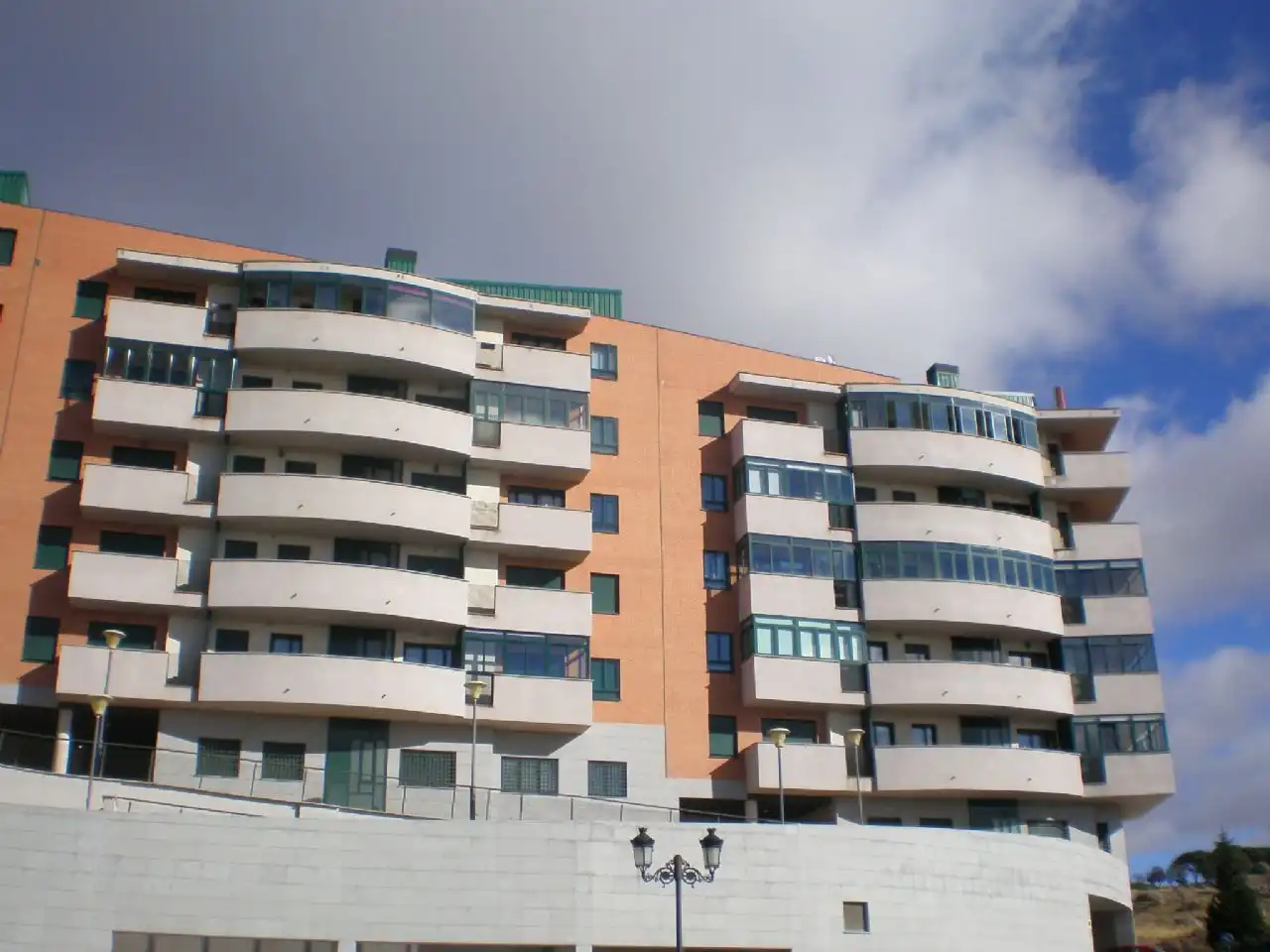 Individual en venta en MANUEL GOMEZ MORENO 1, imagen 2