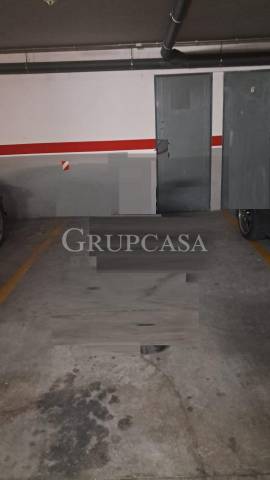 Garaje en Alquiler en Avenida Avinguda de Devesa en Alcarràs