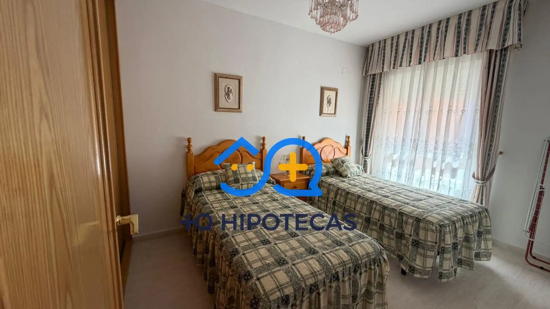 Bedroom of Flat for sale in Toledo  with Air Conditioner, Terrace and Storage room