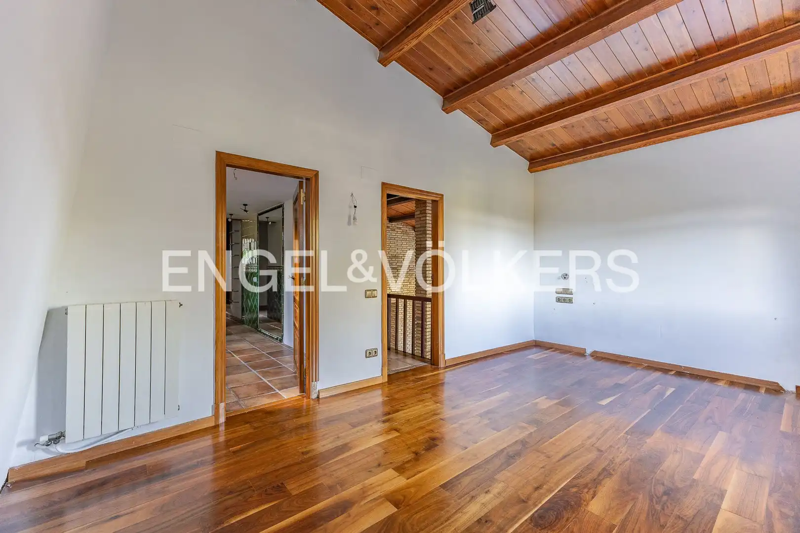 Living room of Houses for sale in Barcelona  with Heating, Private garden and Parquet flooring