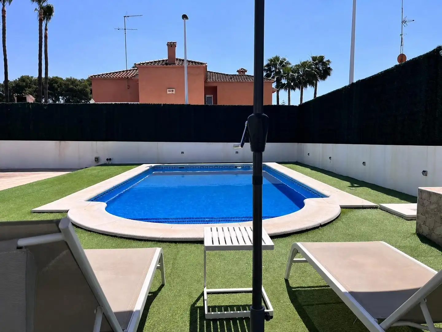 Piscina de Casa o xalet en venda en La Pobla de Vallbona amb Aire condicionat, Calefacció i Jardí privat