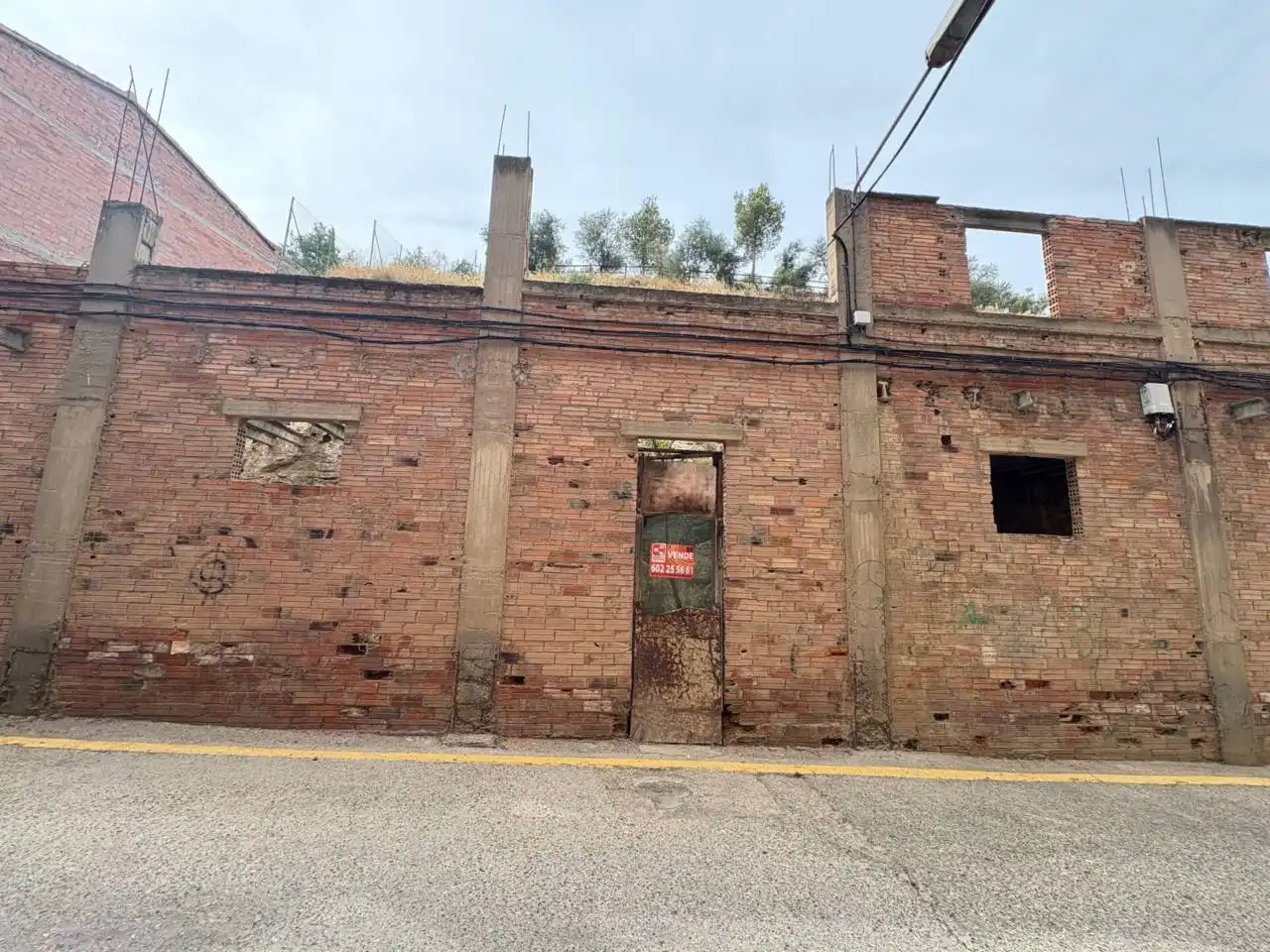 Außenansicht von Fabrik Grundstücke zum Verkauf in Fraga