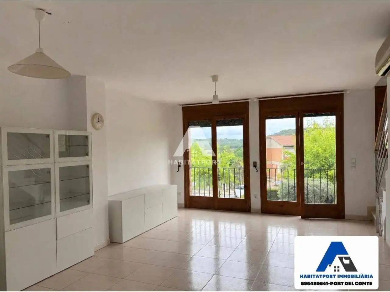 Vista exterior de Dúplex en venta en Avià con Calefacción y Terraza