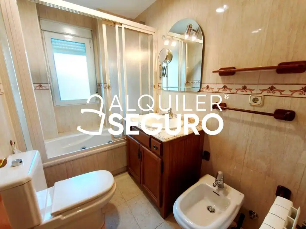 Flat for rent in Pintor Murillo, Norte - Universidad