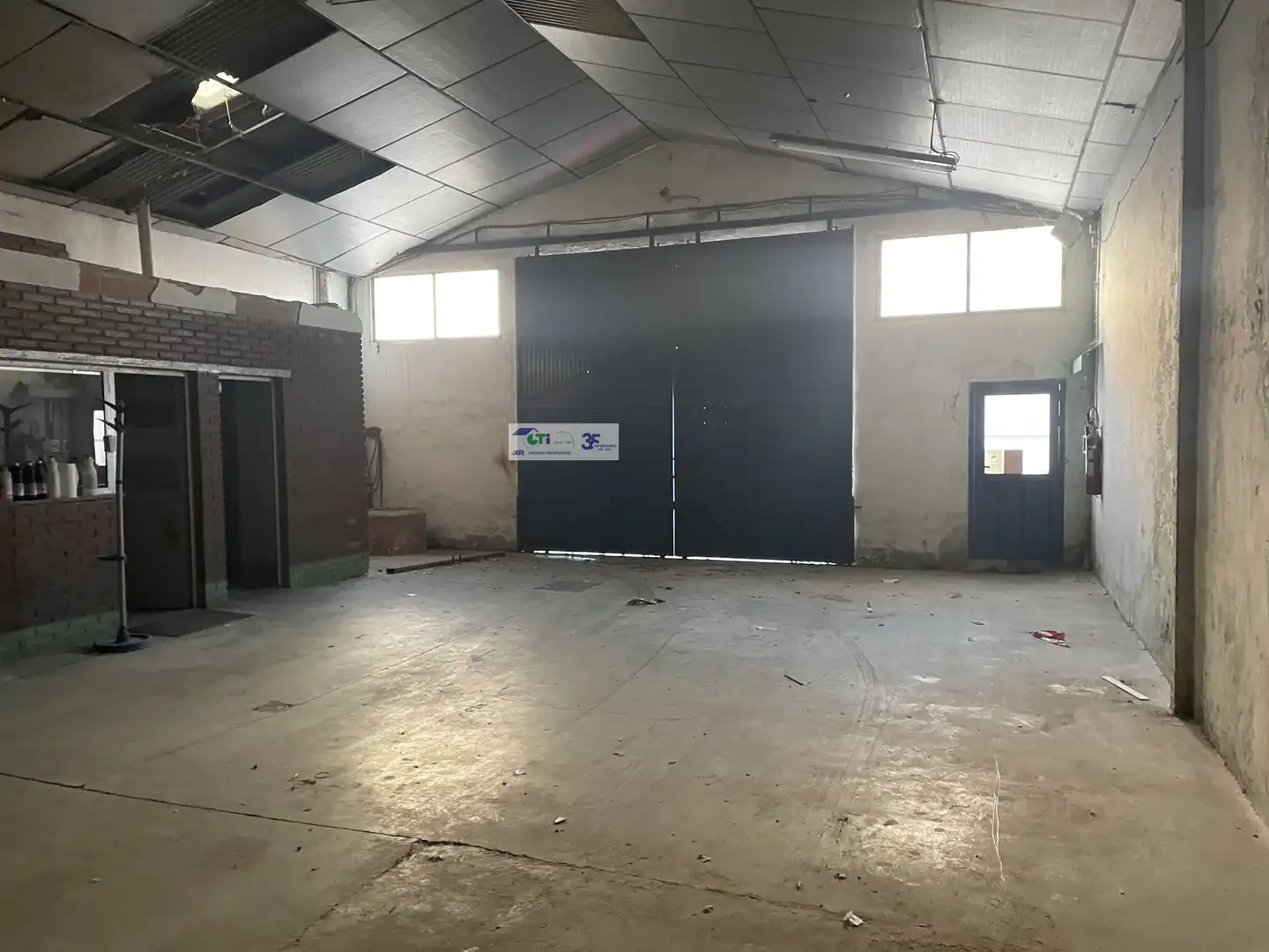 Fabrikhallen zum Verkauf in AVD. SAN JUAN DE LA PEÑA, Arrabal