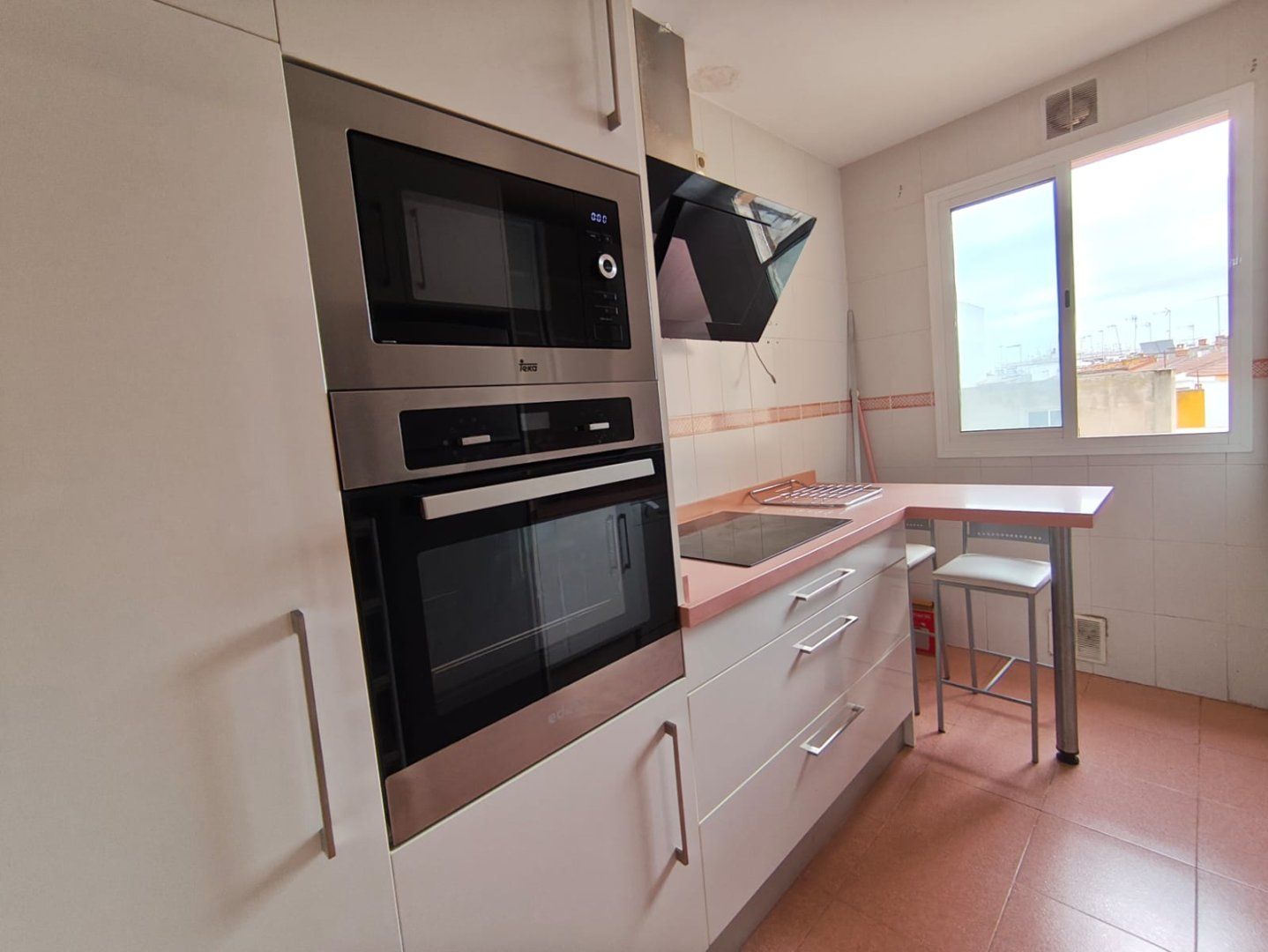 Kitchen of Flat for sale in Mairena del Aljarafe  with Air Conditioner and Heating