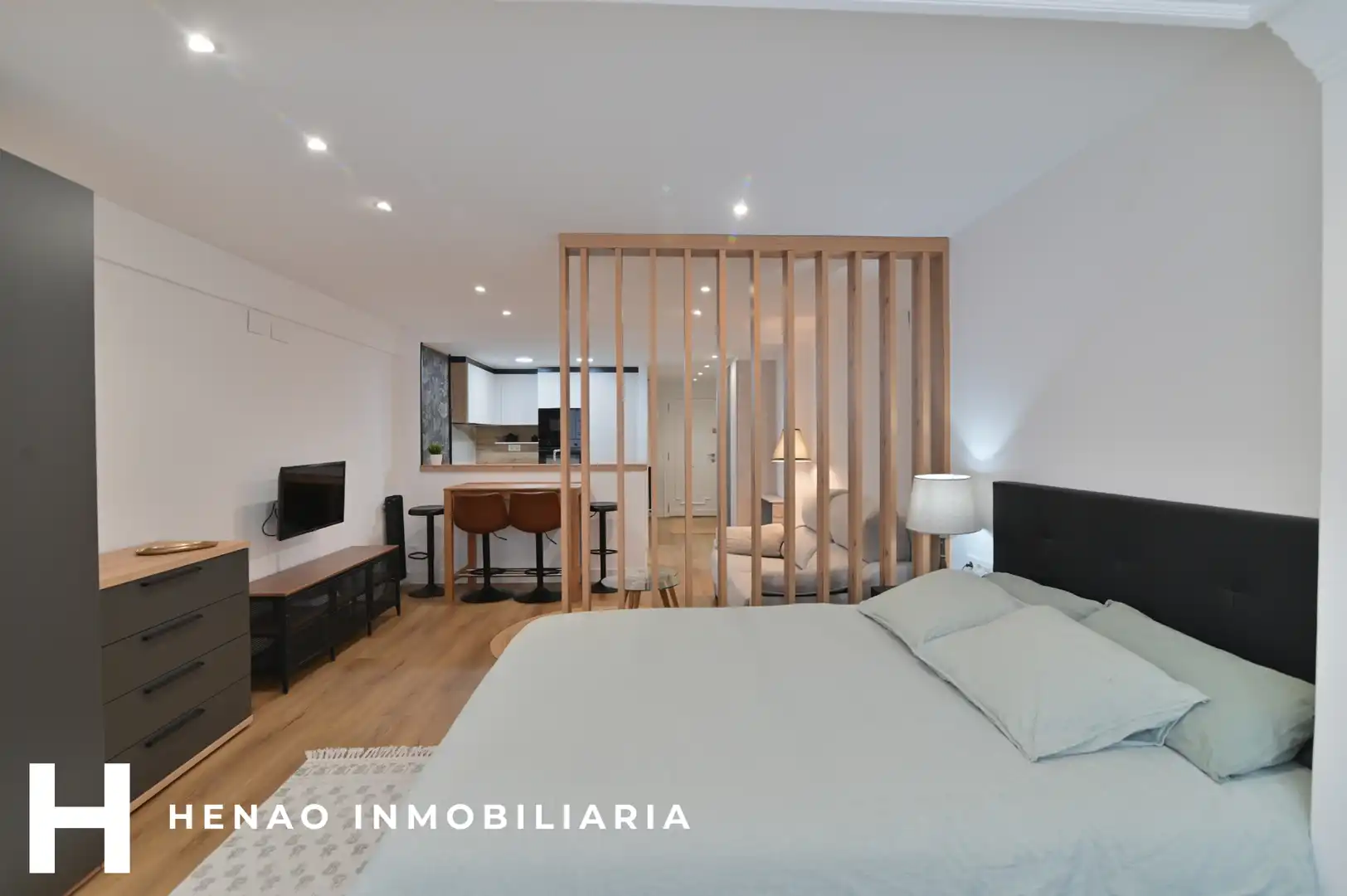 Habitación de Apartamento en venta en Bilbao  con Calefacción, Parquet y Amueblado