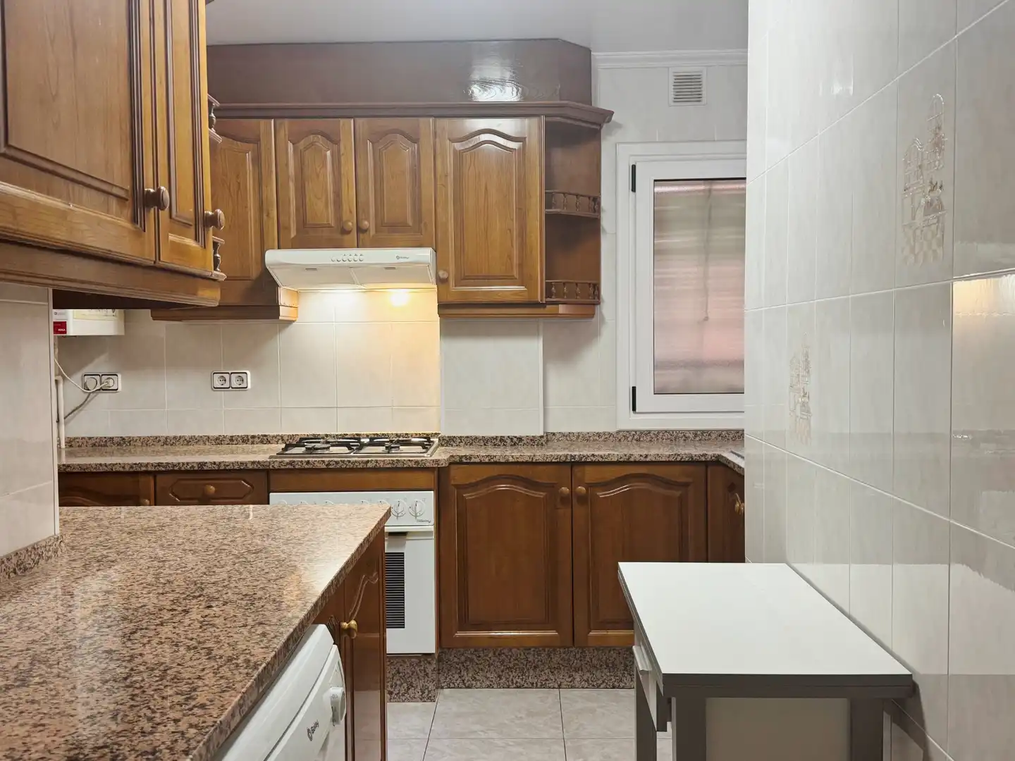 Cuina de Pis en venda en Girona amb Calefacció i Alarma