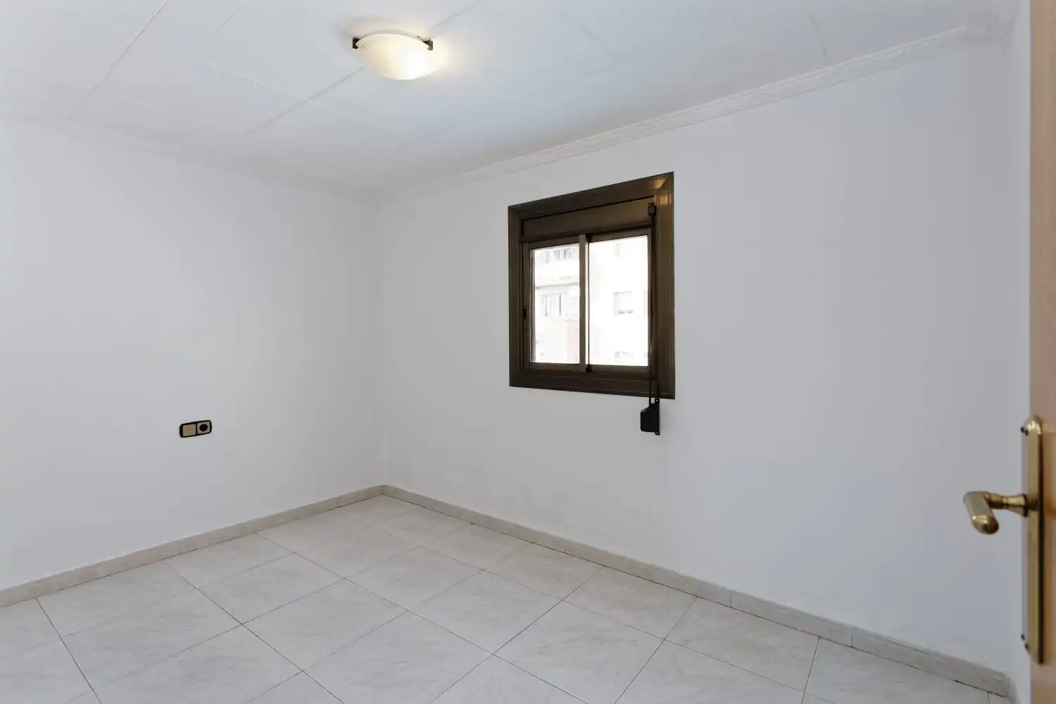 Casa adosada en venta en Terrassa con Terraza, Horno y Lavadora