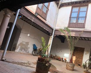 Vista exterior de Casa o xalet en venda en Villanueva de los Infantes (Ciudad Real) amb Terrassa i Balcó