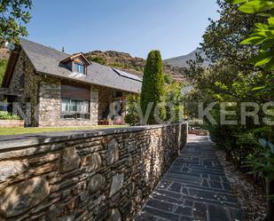 Vista exterior de Casa o xalet en venda en Esterri d'Àneu amb Piscina