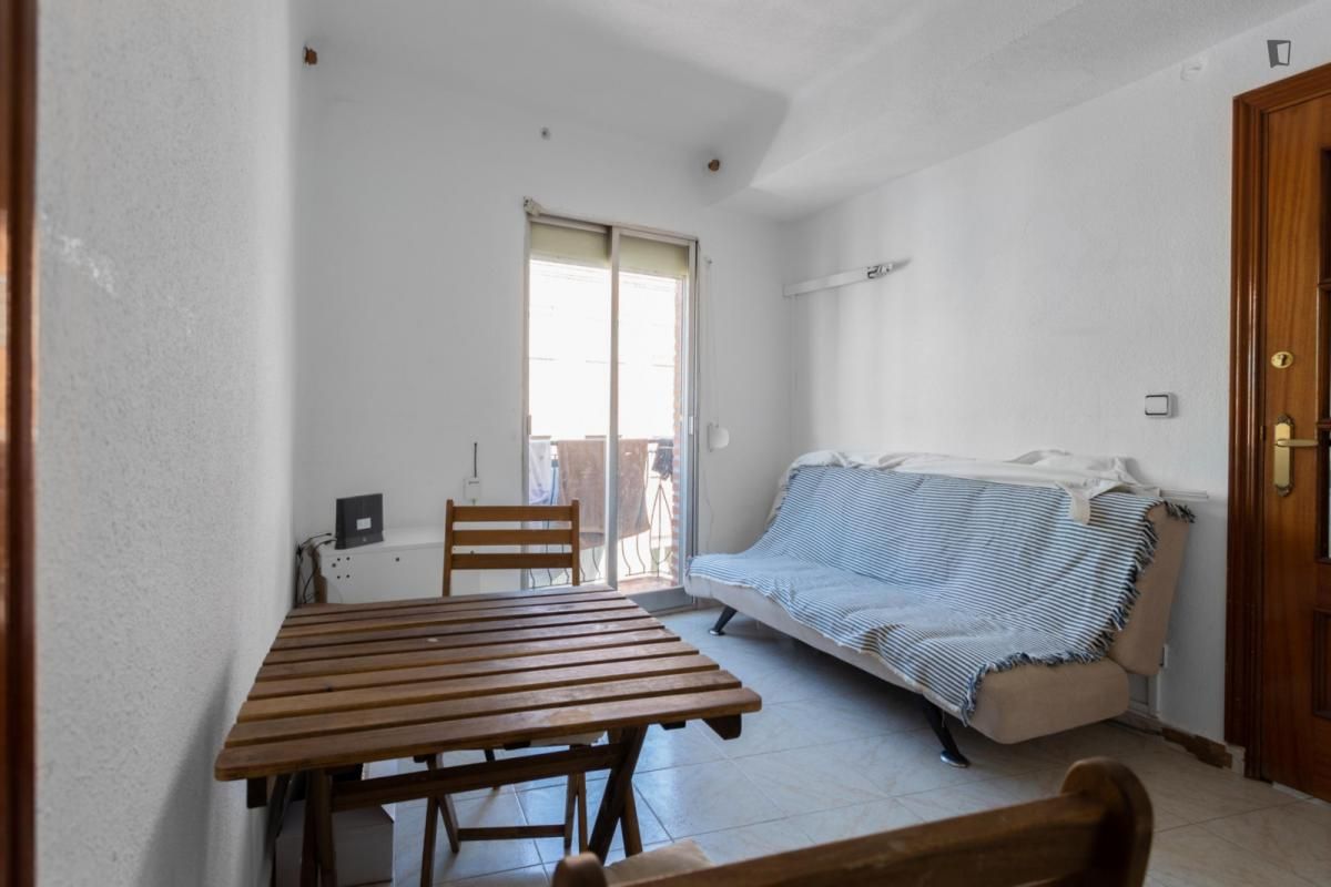 Dormitori de Apartament de lloguer en  Madrid Capital amb Aire condicionat, Calefacció i Moblat