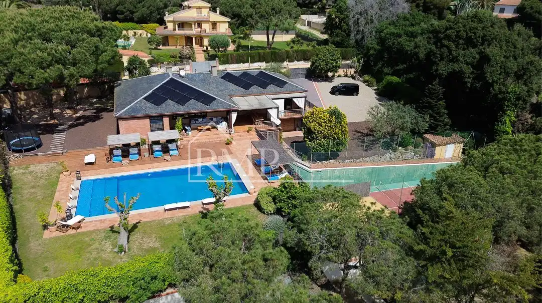 Casa amb piscina en venda a Barcelona s/n, imagen 2