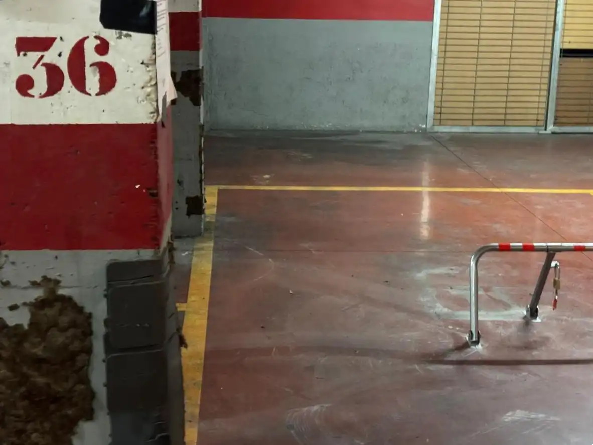 Parkplatz von Garage zum Verkauf in Rubí
