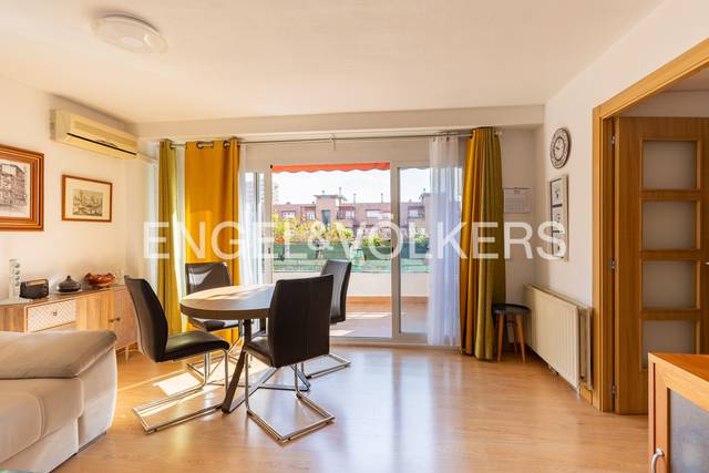 Ático en Venta en Palomeras Bajas