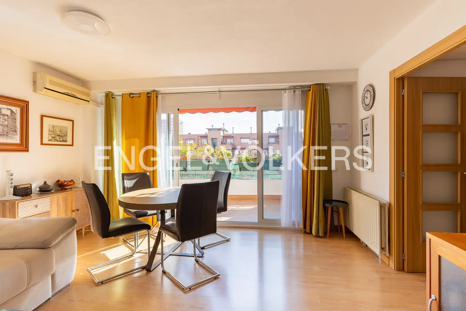 Esszimmer von Dachboden zum Verkauf in  Madrid Capital mit Klimaanlage, Heizung und Parkett