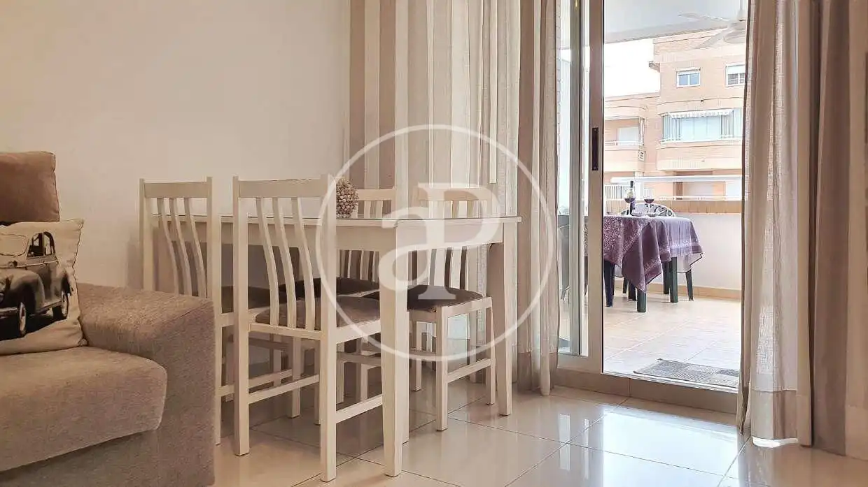 Menjador de Pis en venda en Oropesa del Mar / Orpesa amb Aire condicionat, Calefacció i Jardí privat