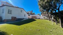 Vista exterior de Casa o xalet de lloguer en Castelldefels amb Aire condicionat, Calefacció i Jardí privat