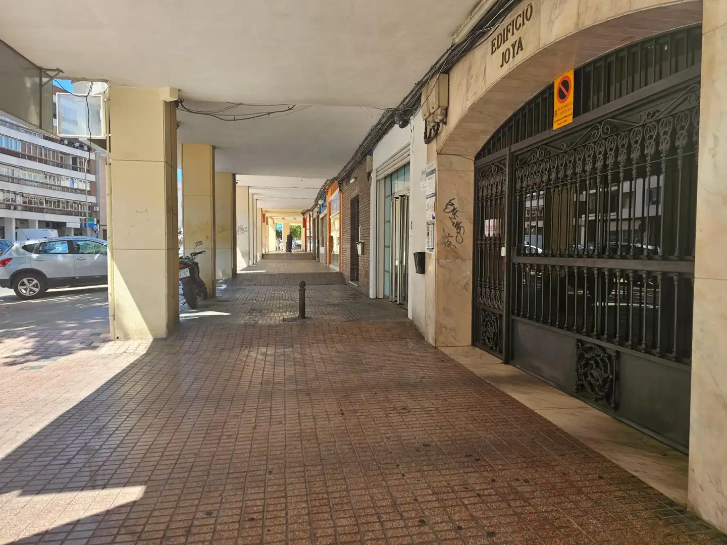 Vista exterior de Oficina en venda en Córdoba amb Aire condicionat i Traster