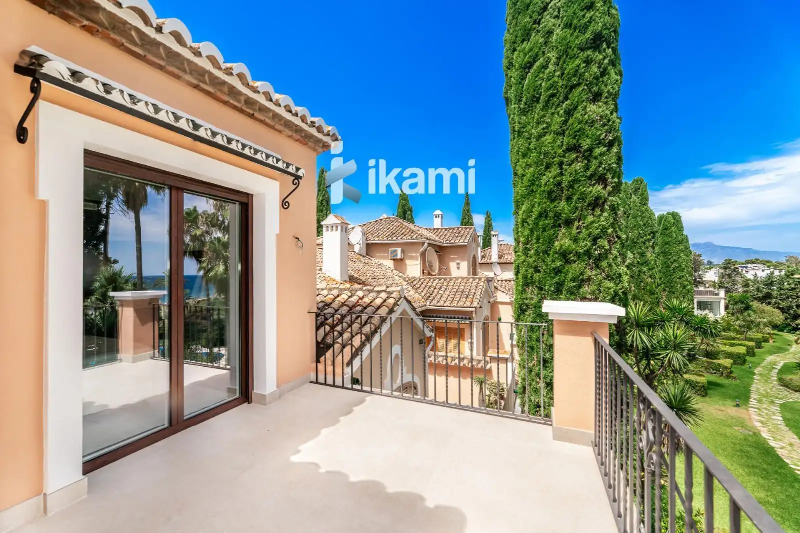 Jardín de Casa adosada en venta en Estepona con Aire acondicionado, Terraza y Piscina