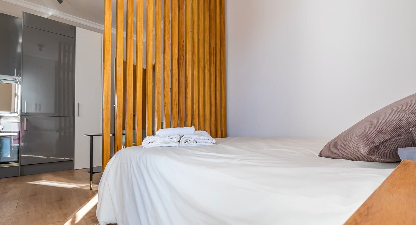 Dormitori de Apartament de lloguer en  Madrid Capital amb Aire condicionat, Moblat i Es permeten mascotes