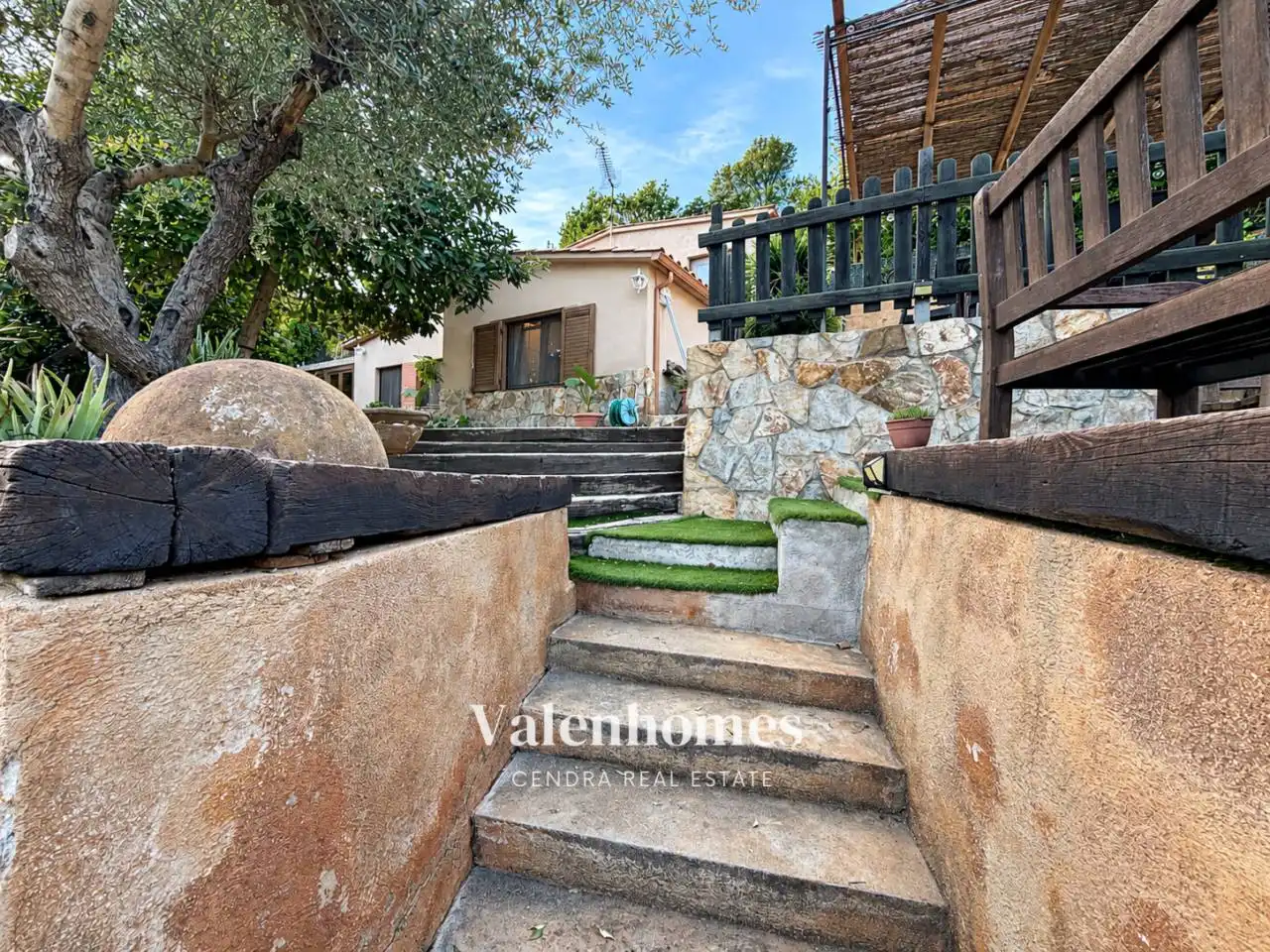 Vista exterior de Casa o chalet en venta en Molins de Rei, Barcelona
