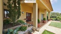 Vista exterior de Casa o xalet en venda en Mont-ras amb Aire condicionat, Calefacció i Jardí privat