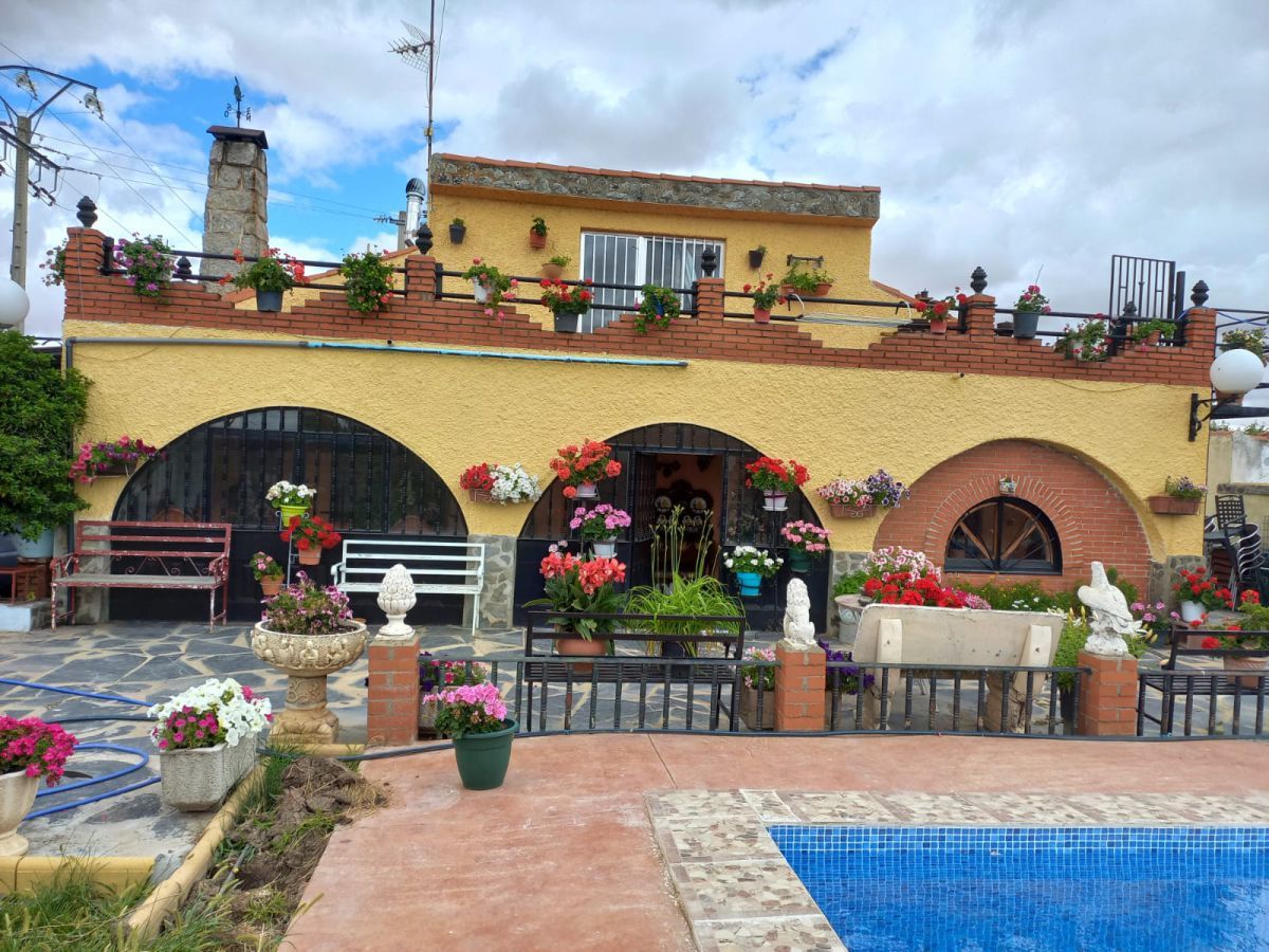 Casa o xalet en venda a LOS VALLEJOS, CALLE ROSALES, Calvarrasa de Abajo