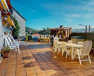 Terrassa de Casa o xalet en venda en Pontevedra Capital  amb Calefacció, Jardí privat i Parquet