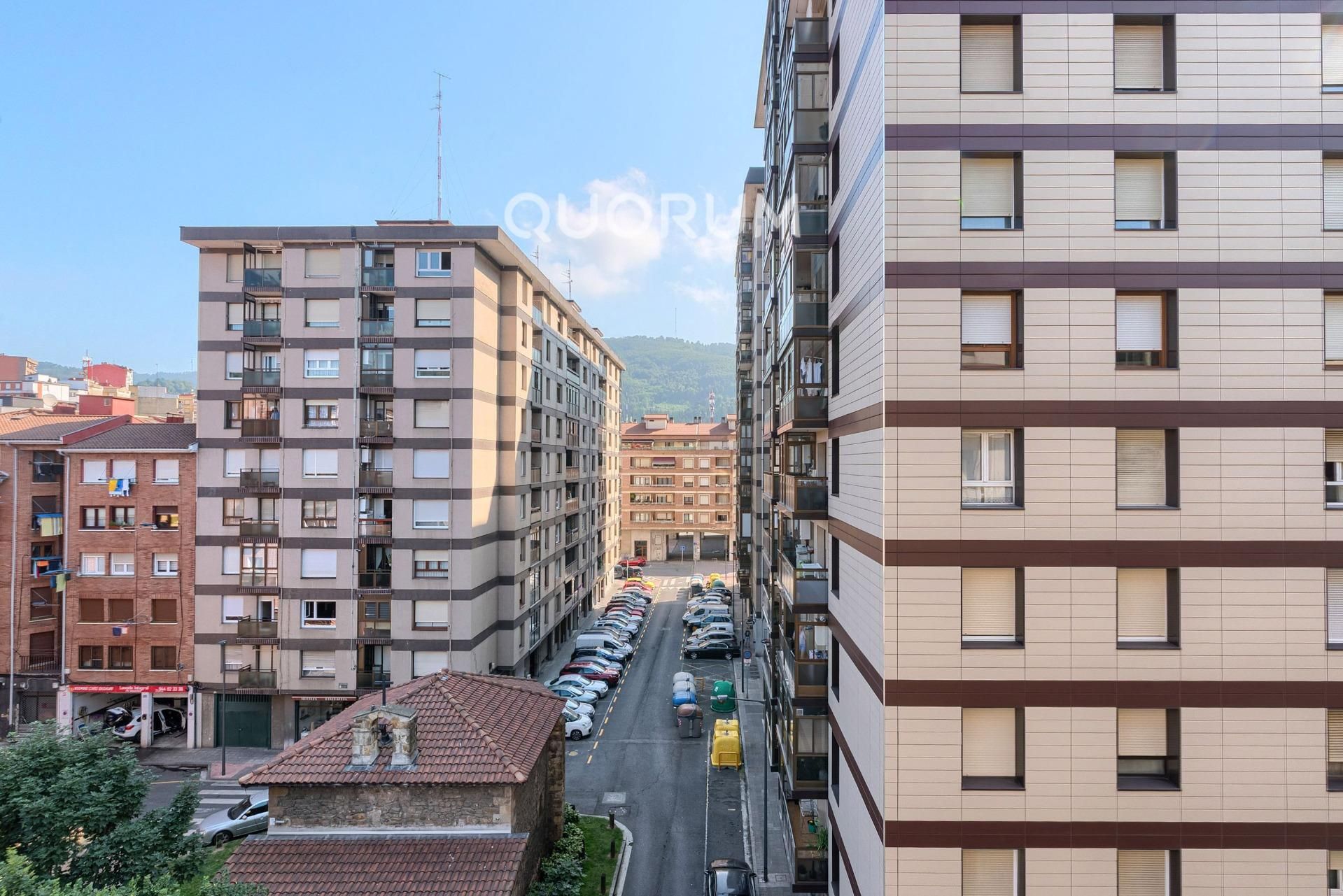 Flat for sale in Centro - Ariz - Uribarri