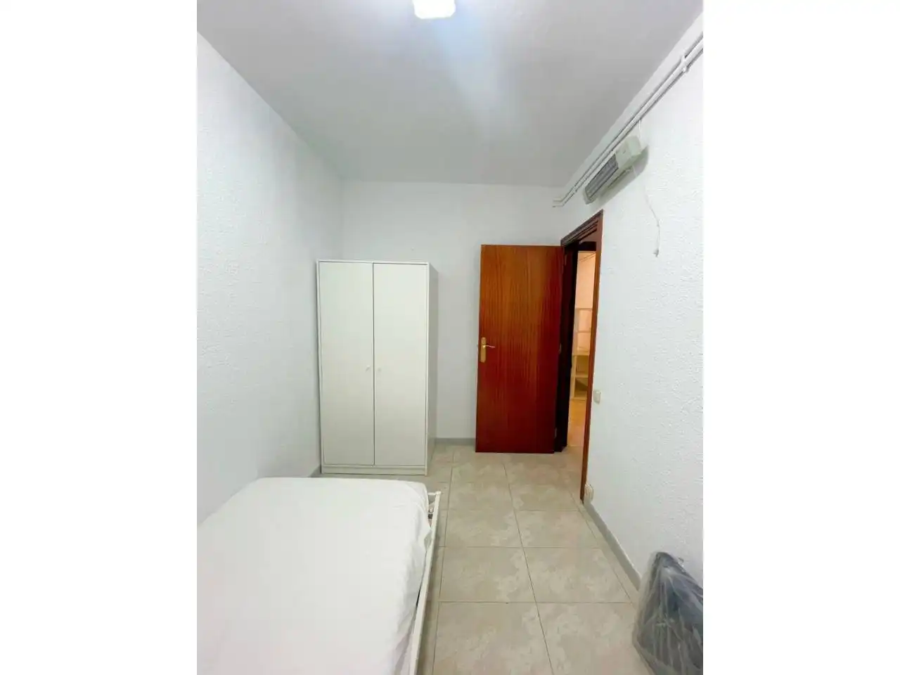 Habitación de Piso de alquiler en Cerdanyola del Vallès con Calefacción y Amueblado