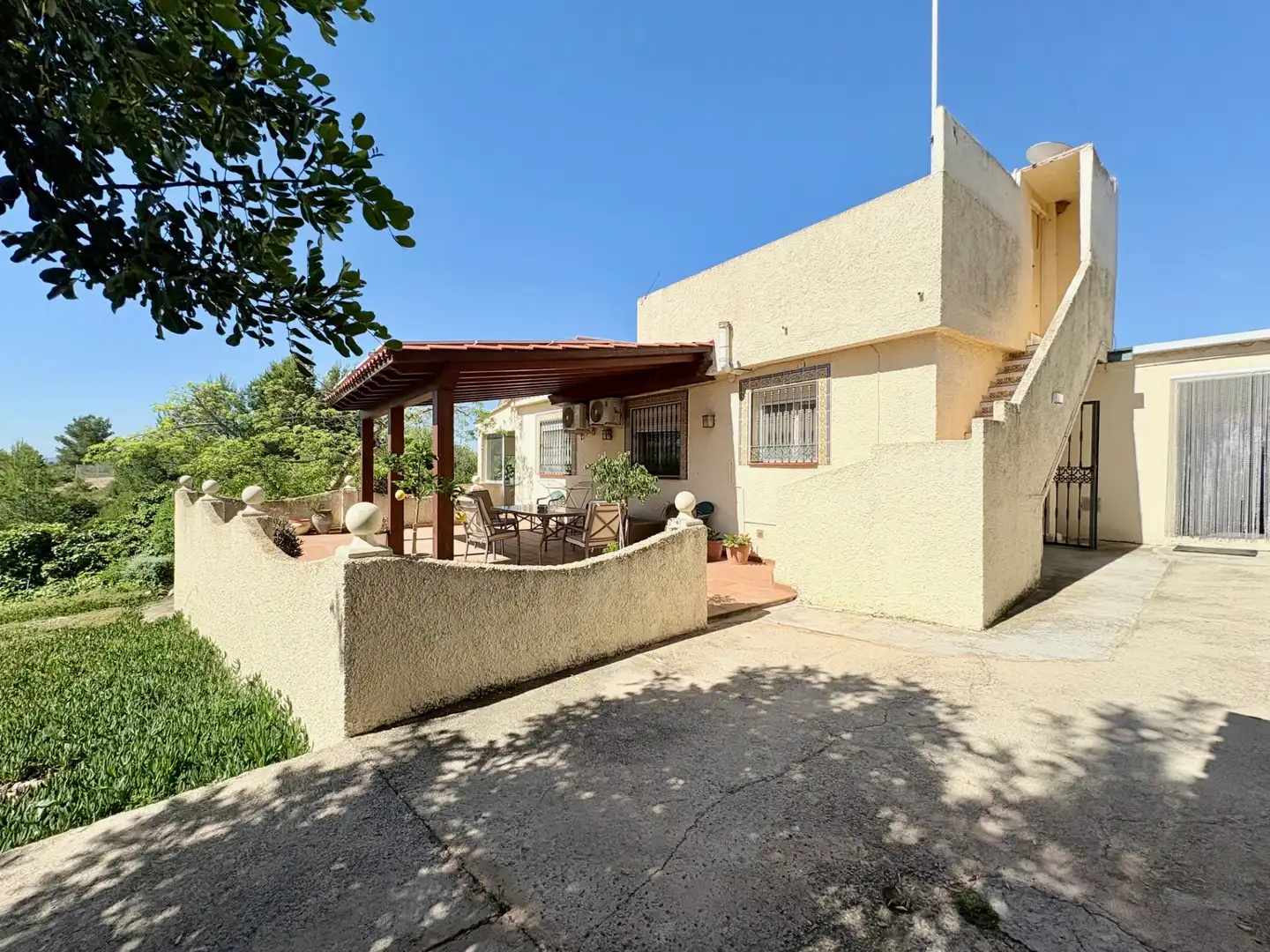 Vista exterior de Casa o xalet en venda en Cheste amb Aire condicionat, Calefacció i Jardí privat
