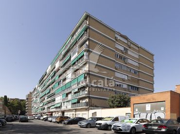 Piso con jardín en venta en Estación - Parque O'Donnell