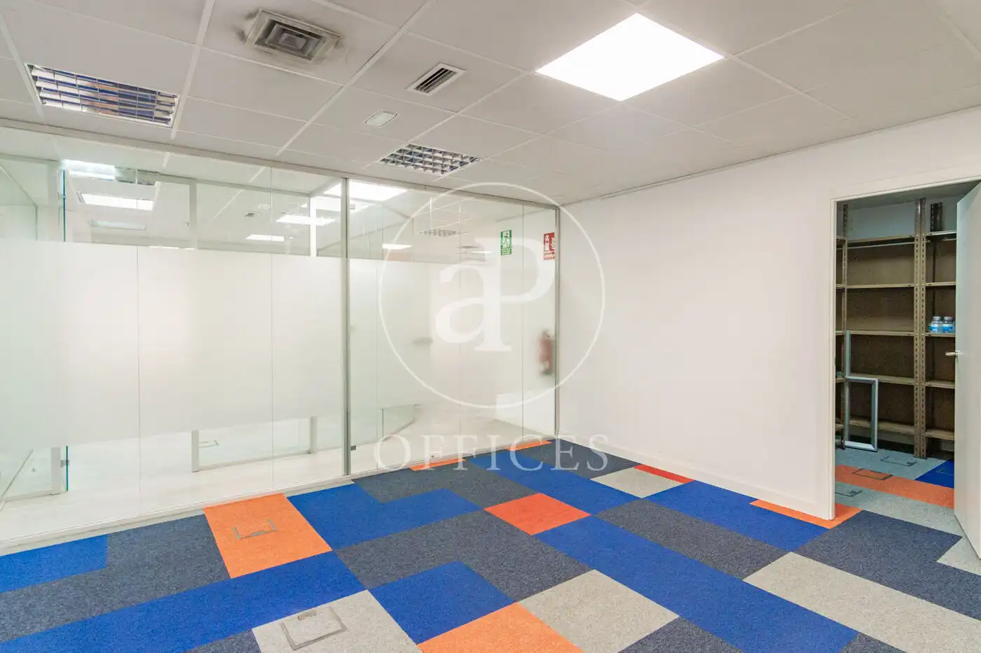 Office for rent in Madrid  with Air Conditioner