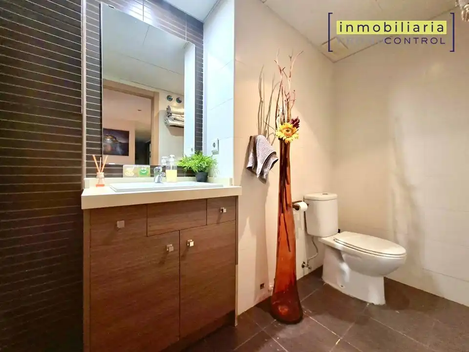 Baño de Piso en venta en Zuera con Aire acondicionado, Calefacción y Parquet