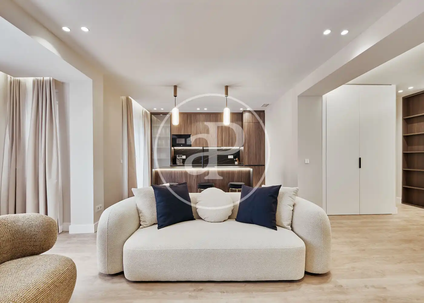 Living room of Flat for sale in Madrid  with Air Conditioner, Heating and Furnished