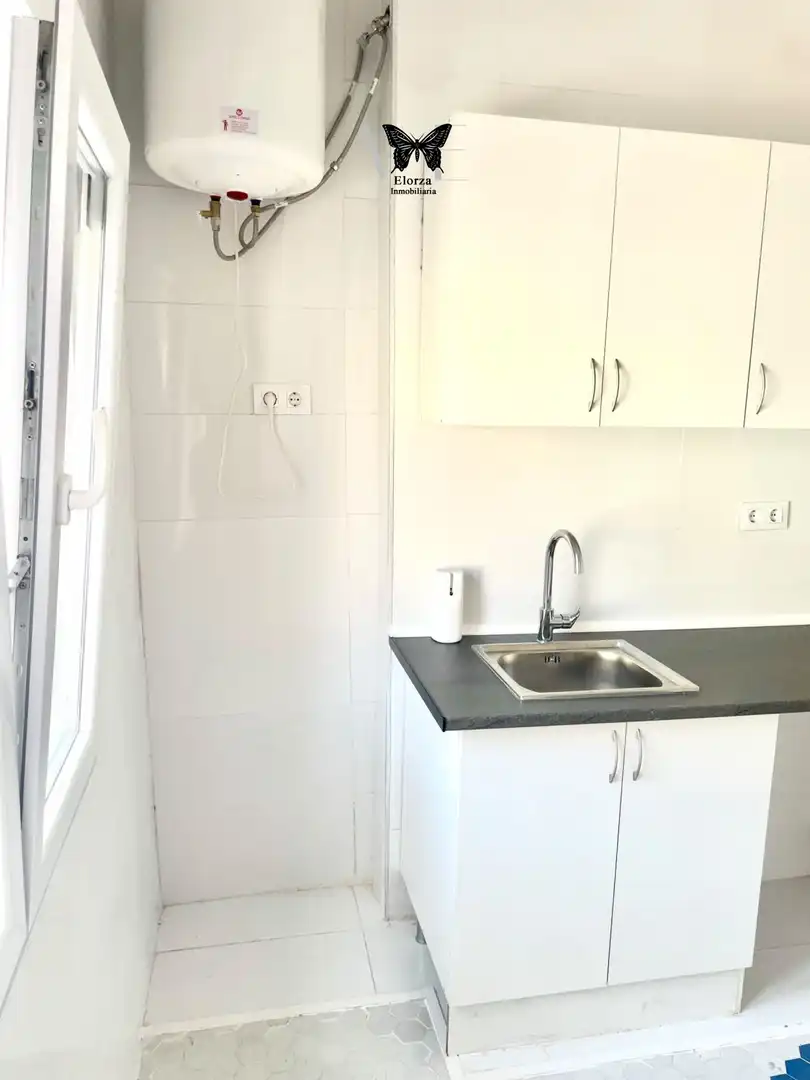 Bathroom of Flat for sale in Oviedo   with Heating