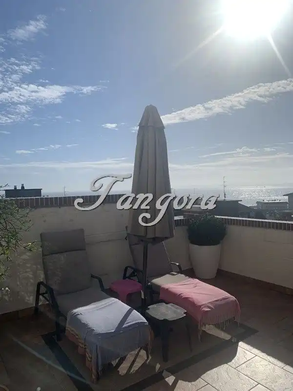 Terrasse von Einfamilien-Reihenhaus zum Verkauf in Castro-Urdiales mit Heizung, Parkett und Terrasse