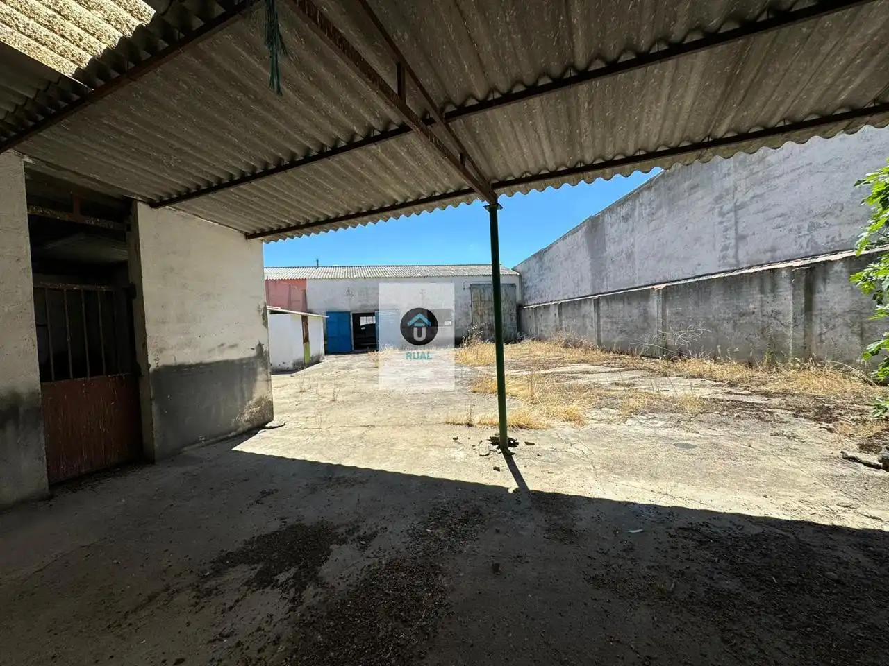 Vista exterior de Nave industrial en venta en Belvís de la Jara