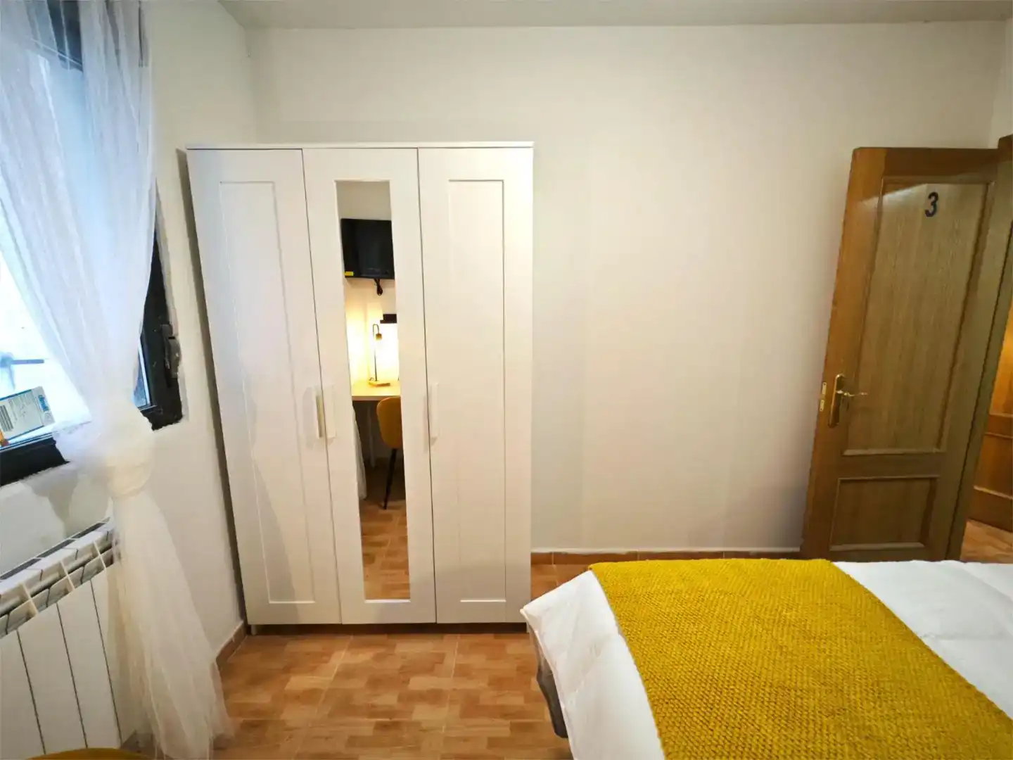 Bedroom of Flat for share in León Capital   with Storage room and Furnished
