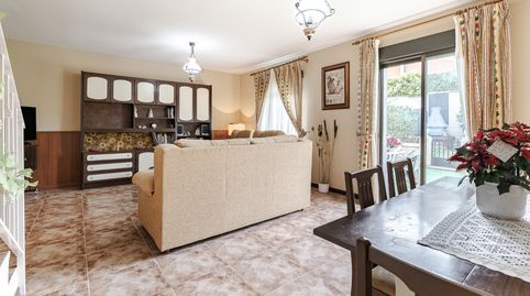 Foto 4 de Casa adosada en venta en Torija, Guadalajara