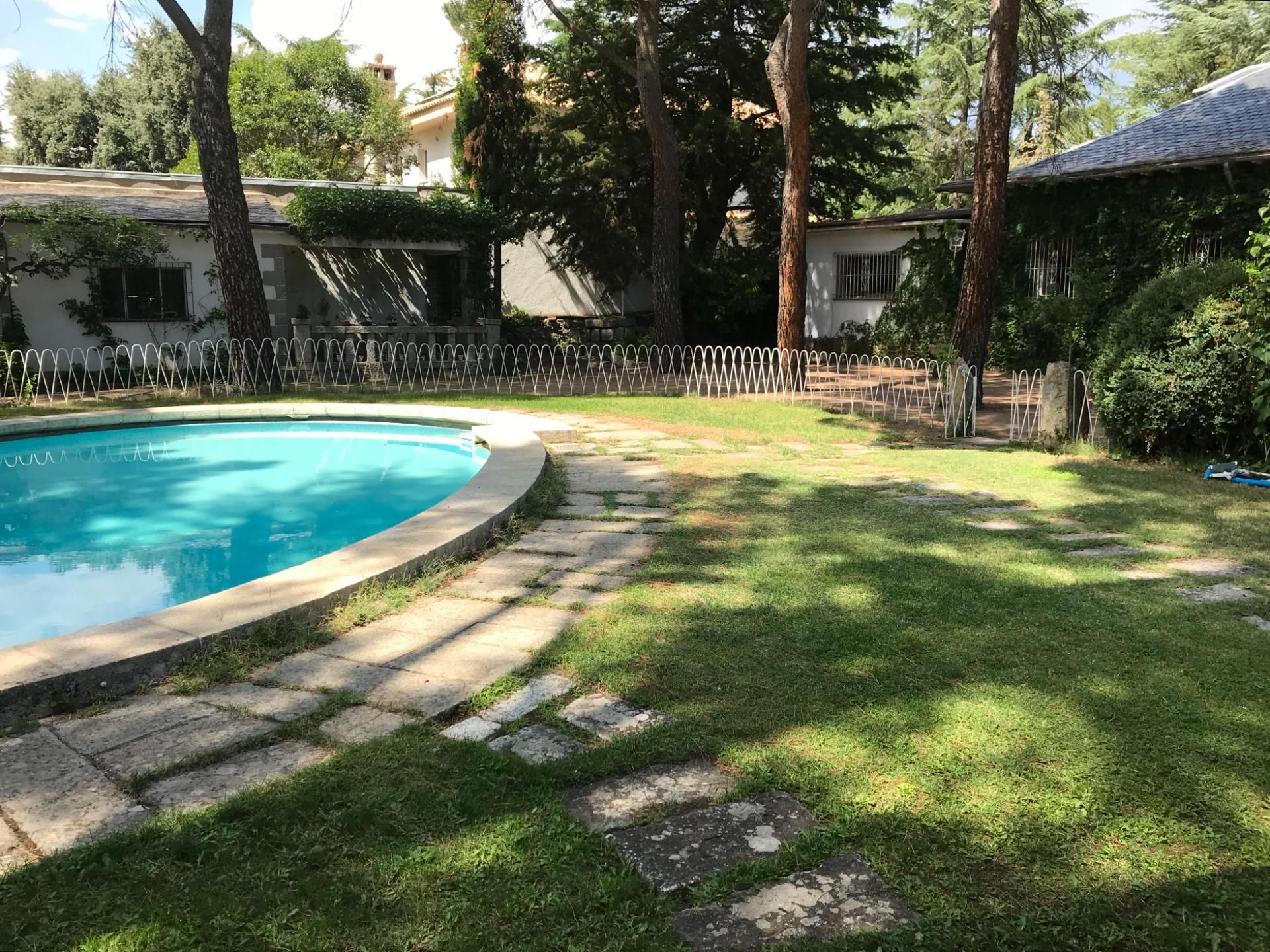 Piscina de Casa o xalet en venda en Collado Villalba amb Calefacció, Jardí privat i Traster